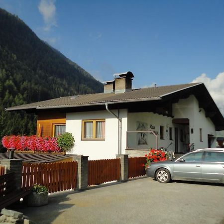 Haus Dorfblick Hotel Prägraten Exterior photo